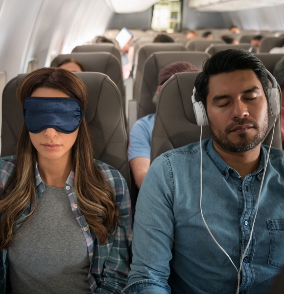Kā labāk gulēt lidmašīnā