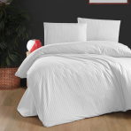 Premium satīns „White Stripe“. Satīna gultas veļa, 140x200 cm, 200x200 cm, 200x220 cm. Baltu gultasveļas komplektu rotā elegants lineārs raksts, kas ir mūžīgi pievilcīgs.